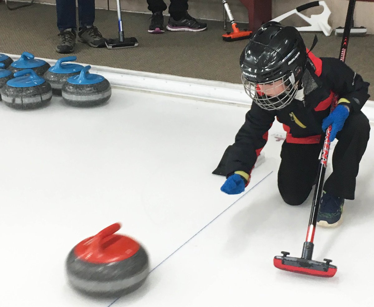 rocksandrings's tweet photo. We love seeing our Rocks &amp; Rings students get on the #curling ice! As part of our 10th anniversary celebrations @getcracking joined us to throw a @CurlingCanada #Curling101 party in Cookstown, ON. #RocksAndRingsTurns10 https://t.co/ywGzPay4zn