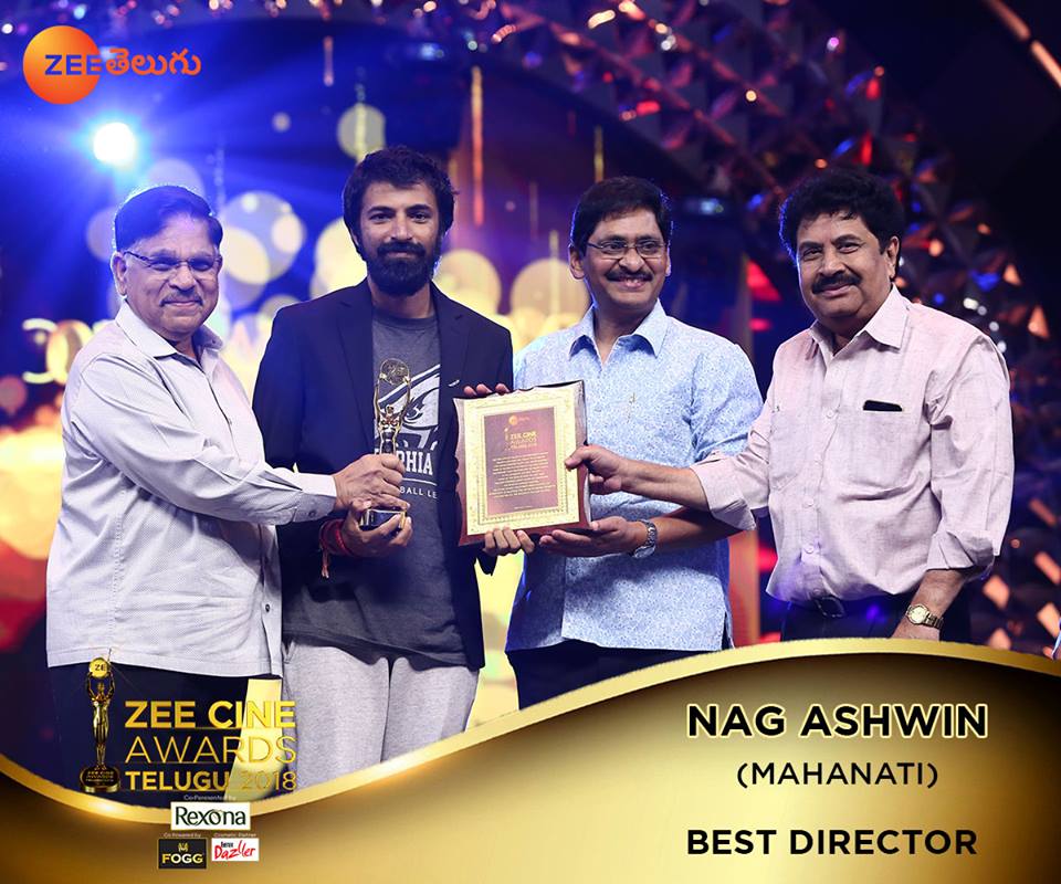 KeerthyFansPage's tweet photo. Set 1/2 
Mahanati Hunting Awards In #ZeeCineAwardsTelugu2018 😋

Best Actor Female Award , Best Film Award , Best Director Award 😍😍 #Mahanati @KeerthyOfficial @Samanthaprabhu2 @nagashwin7
@VyjayanthiFilms @SwapnaCinema https://t.co/3hg9aMk56v
