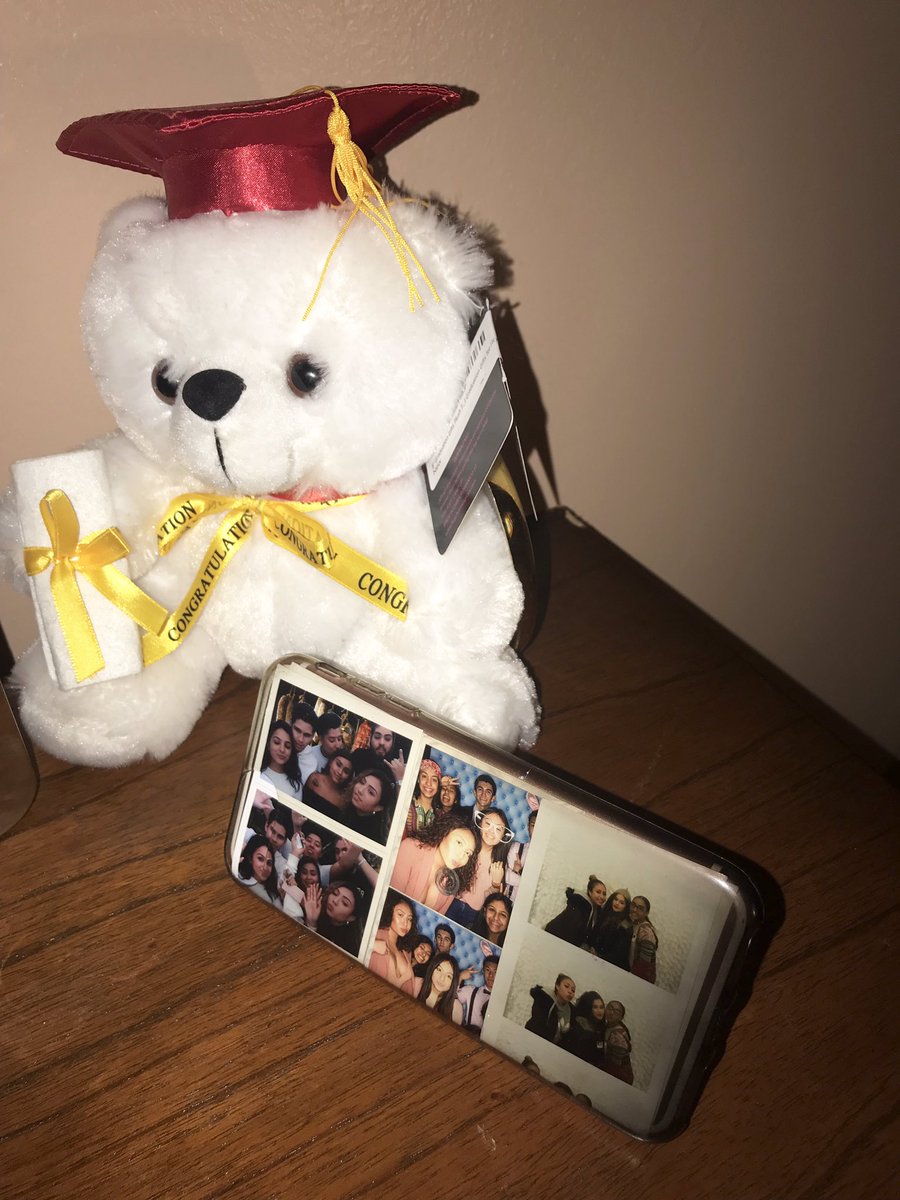 thealejandraagu's tweet photo. A device that captures memories, and also works as a picture frame to keep those memories alive forever. #STMPNo1 #smallbutcute #2usesin1 #iPhoneframe #memories https://t.co/TazVgphBzd