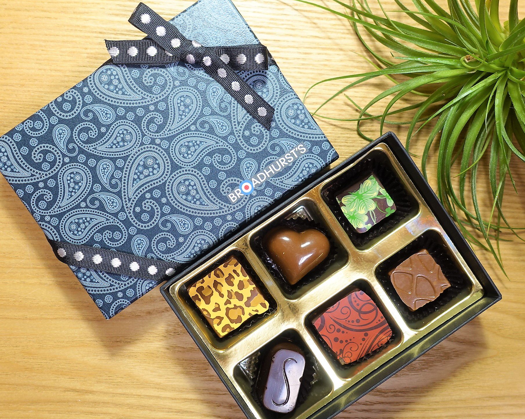 Pinkmomo45 En Twitter 芝川ビル内のショコラティエ 素敵なチョコがたっくさん ティカールバイカカオマス Tikalbycacaoenmasse 芝川ビル 淀屋橋 チョコレートギフト