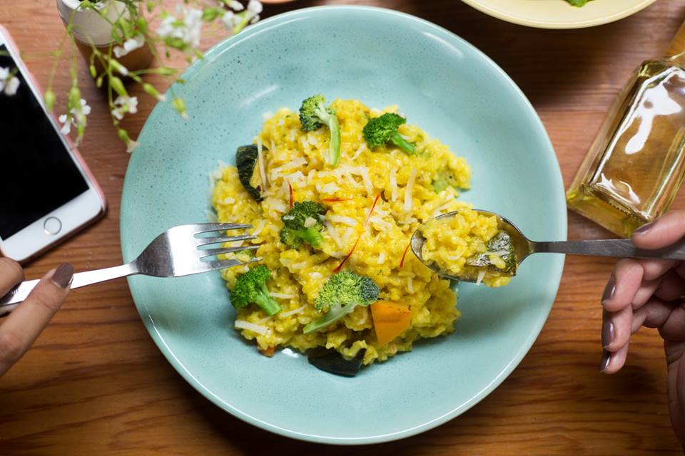 Taking your sunshine and putting it on a plate!
Enjoy a vibrant plate of our Risotto Primavera with saffron, roast veggies and fresh herbs.

#JamjarDiner #ComfortFood #Risotto #AllDay