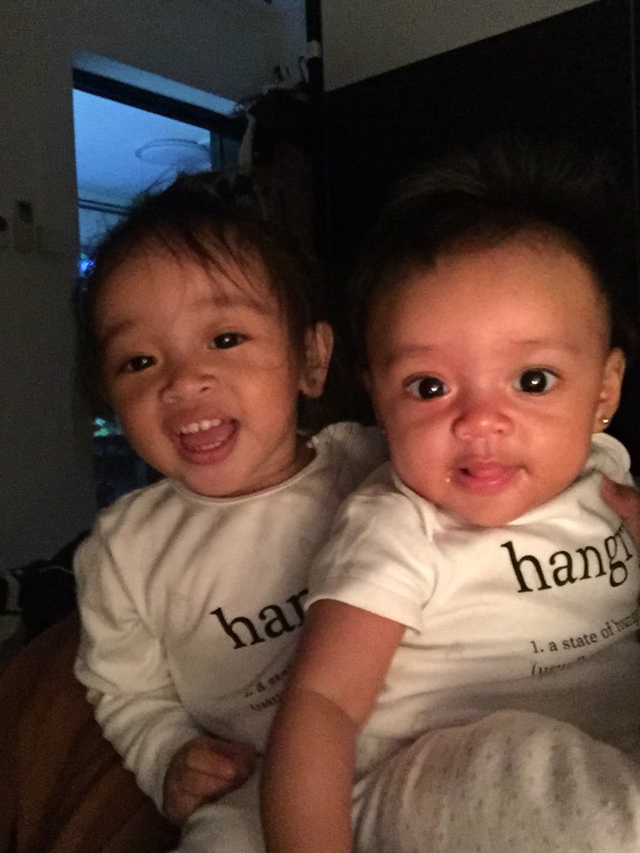 g0rjez's tweet photo. Missing these two baby dinos. #oulasaurus #bayusaur 7.30pm pls come quick! https://t.co/nYFv1q6HbW