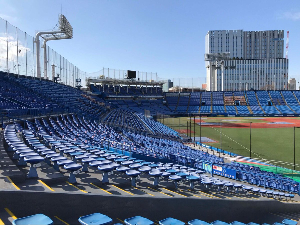 明治神宮野球場 公式 A Twitter Jingu Stadium Then Now 1931年と現在のライト スタンドからの眺望 1931年当時は球場周辺に高い建物がまだ建っていない事がよく分かります 神宮球場 Jingustadium Thenandnow 神宮球場ライトスタンド T Co