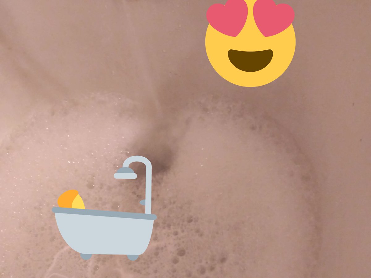PupAnimations's tweet photo. @MadamSpeaksASMR I had a PT (Physical Training) Test in ROTC today so I came home from babysitting and I'm drawing a bath. I immediately think of your bubble bath audio, it's so cute I love it. https://t.co/ZY2Xxm5ee9