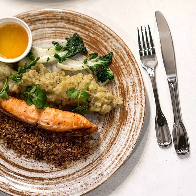 "Any-fin you put out into the world will crum(bl)e bok at choy" 🎣 ...is what a proverb would sound like with your mouth full. PS. Non-pun version: "Anything you put out into the world will come back at you."
.
Baked Atlantic Salmon Fillet (satay crum… bit.ly/2HgwncF