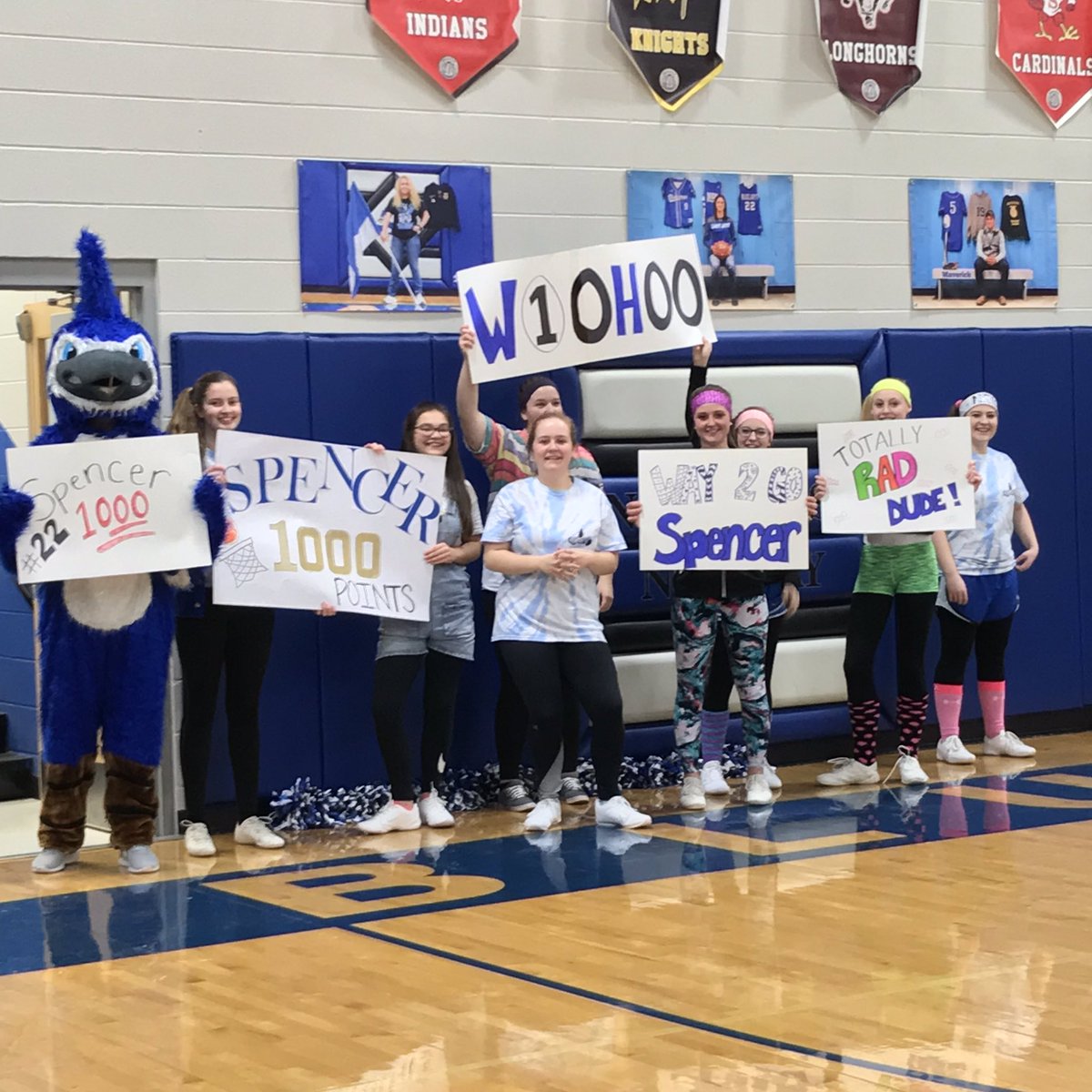 chrissyee09's tweet image. 1000th point!