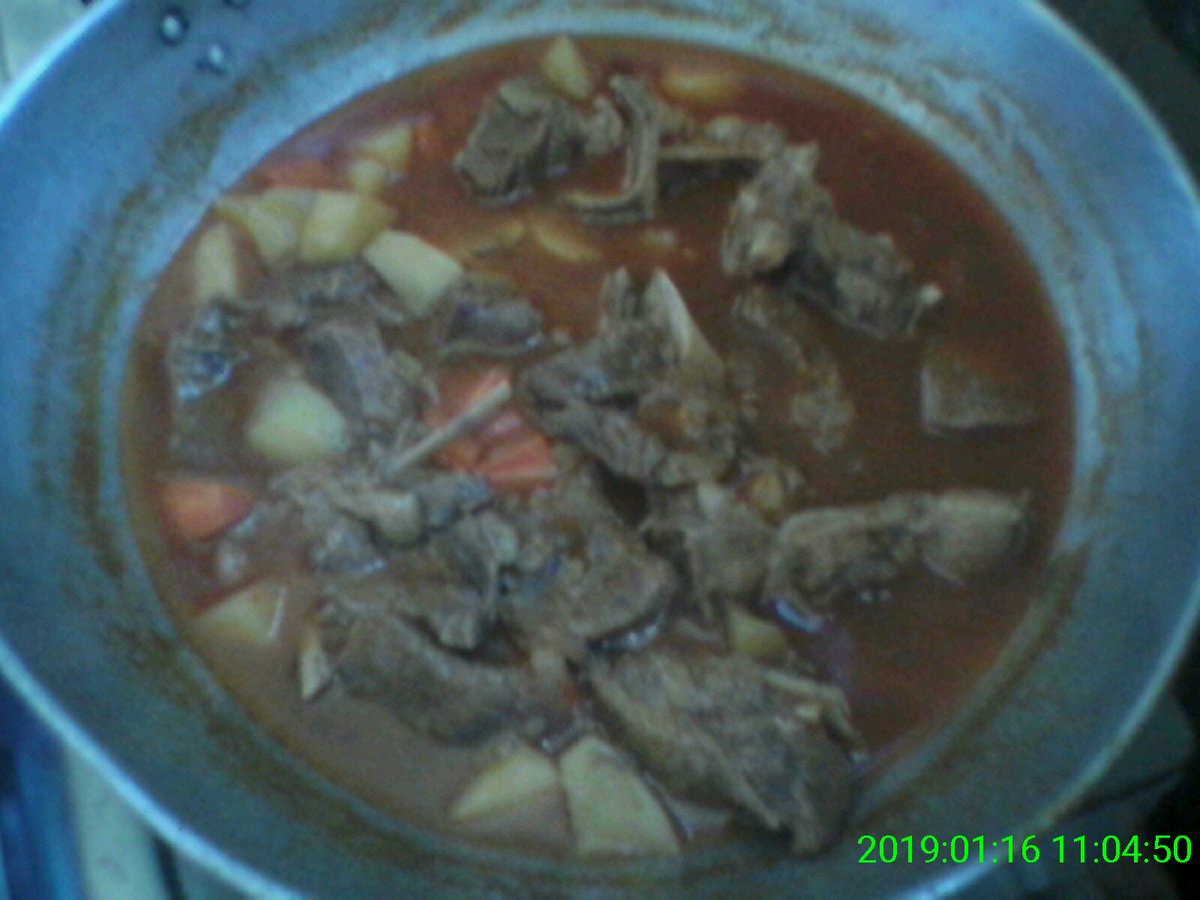 Beef Caldereta
Ingredients:
Garlic
Karne Ng Baka
Maggic Magic Sarap
Salt And Pepper
Sabaw Ng Baka
Del Monte Tomato Sauce
Del Monte Pineapple Juice