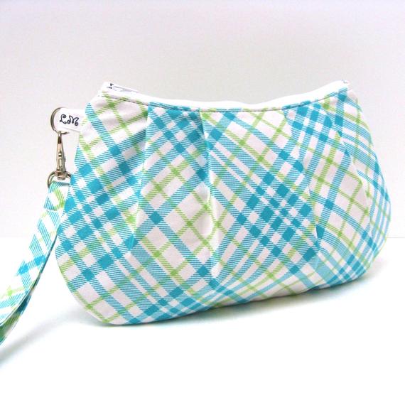 Clutch Purse, Pleated Wristlet, tinyurl.com/y9ovv2eo via <a href="/EtsySocial/">EtsySocial</a> #etsymntt  #emnttm  #bridalwedding #zipperwristlet