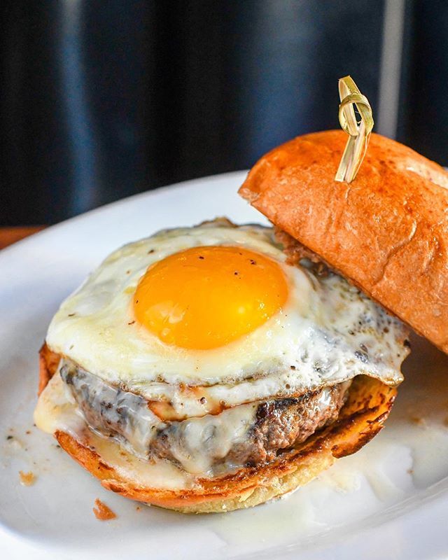 chicharronasaurus on Twitter "You know how I like my hamberders