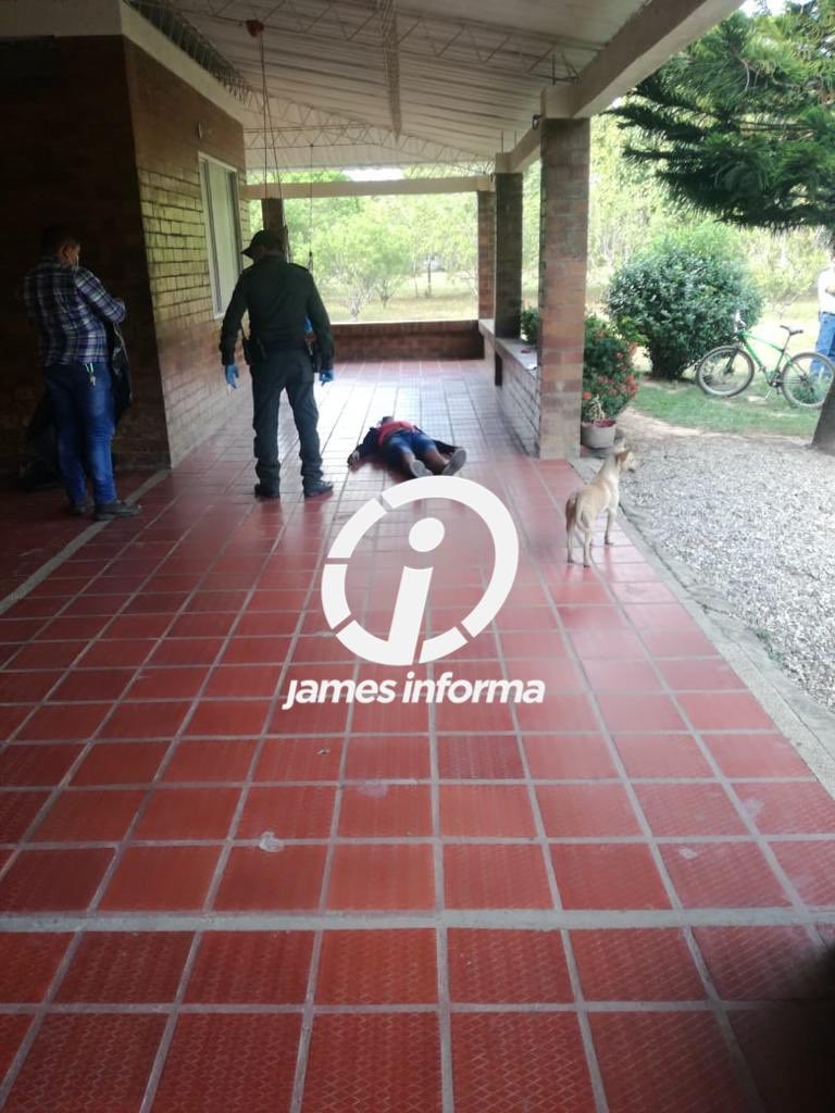 jamesinforma3's tweet photo. NUEVO CASO DE SUICIDIO EN BARRANCA DE UPIA.
Las autoridades atendieron el caso de un joven de 22 años que decidió interrumpir su vida, por razones que aún son desconocidas, los sucesos ocurrieron en la vereda las Moras. https://t.co/avzQGFFSST