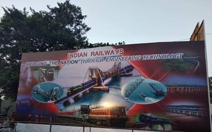 Running and working models of  miniature vintage locos continue to fascinate crowds, young and old alike! 
 Visit the Southern Railway Stall at the Chennai Trade Fair, Island Grounds!