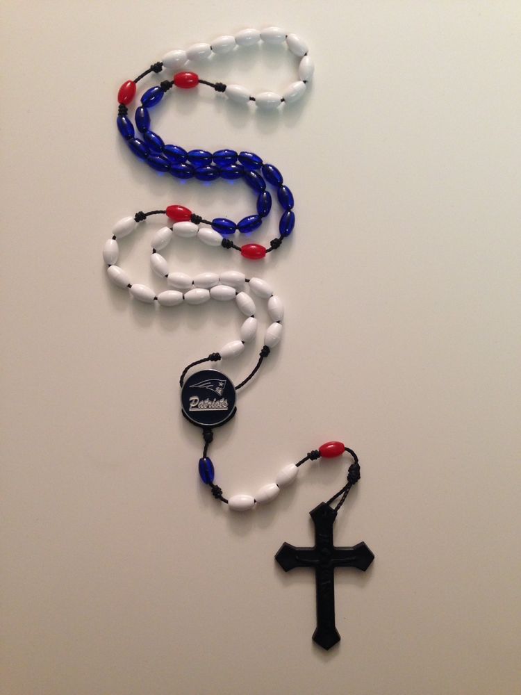 PatriotsMall's tweet photo. New England #Patriots Rosary/Equipodivino https://t.co/KqyKSdJGT2 #FootBall #NFL https://t.co/pAXHARFxrk