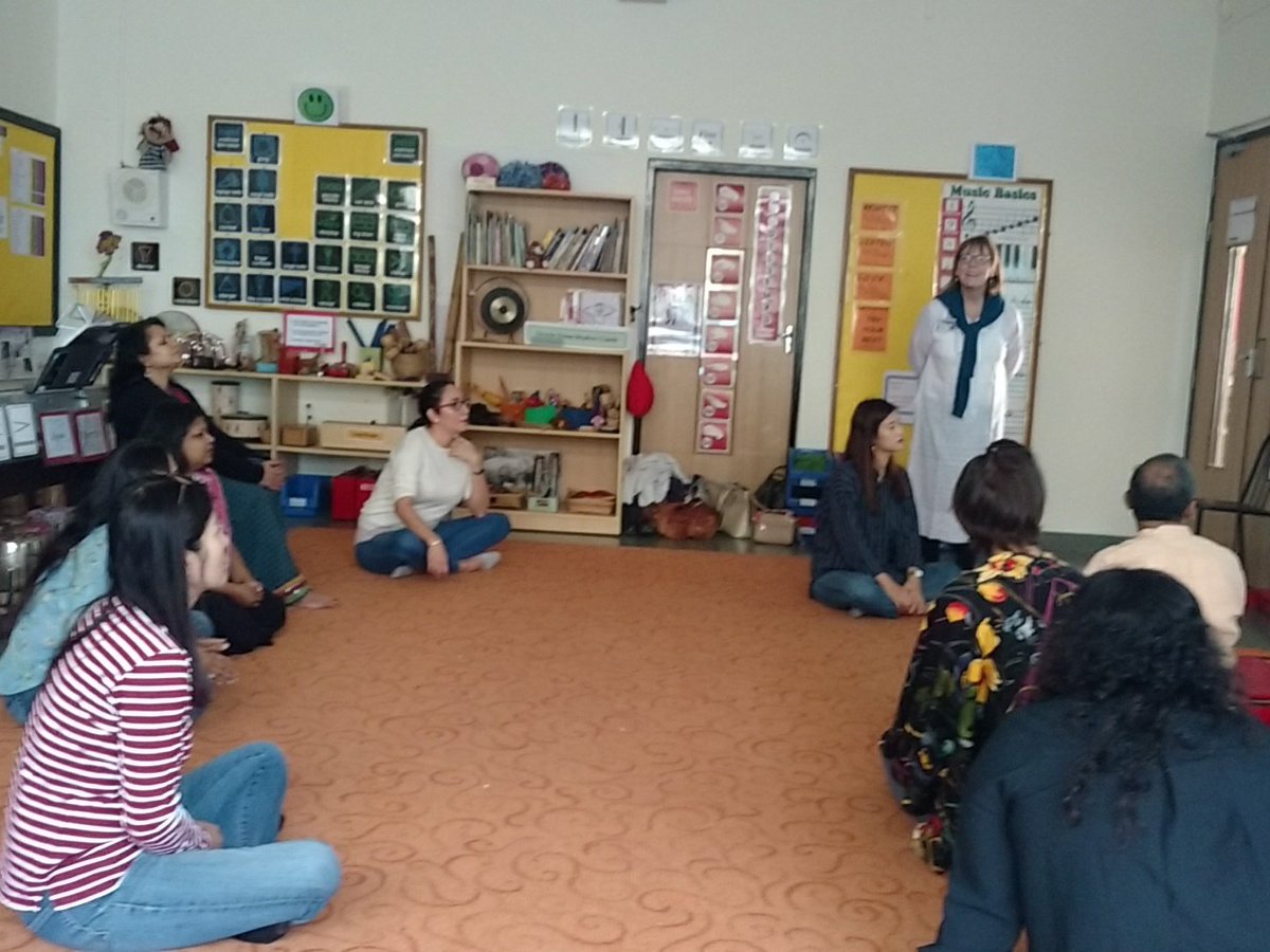 helen_sharrock's tweet photo. #mbislearns #pyparts @ShaNoronha @fanny_passeport @Monitasen 
Part ll of the session now we are in the music experience.
How do the children learn? What do they learn? How are we giving choice and agency? How are we celebrating diversity? https://t.co/YqE8I8fEl4