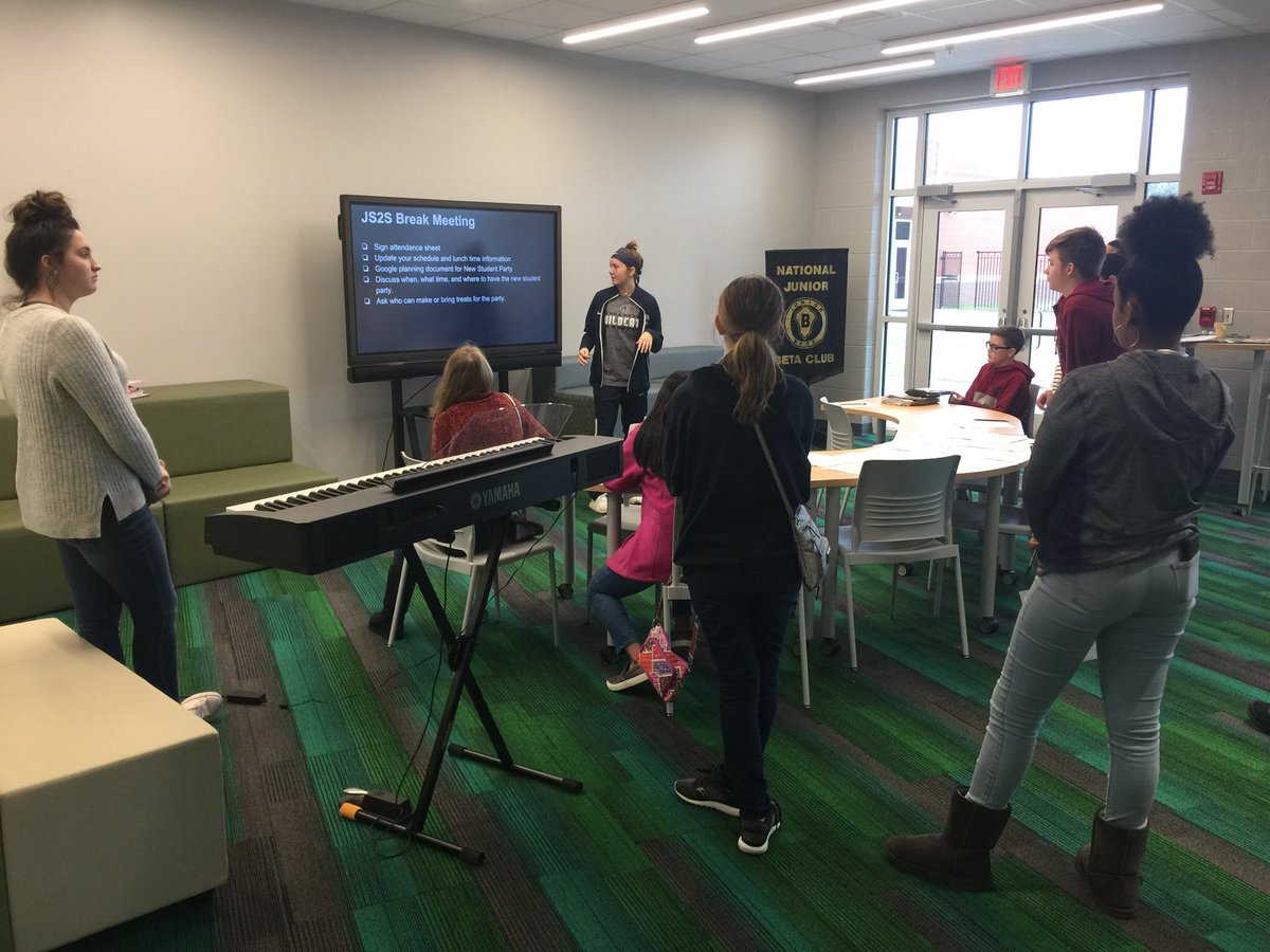CoppinvilleJR's tweet photo. JS2S met today at break to plan future events! #JS2S #StudentLeaders https://t.co/MNPT1u6ybI
