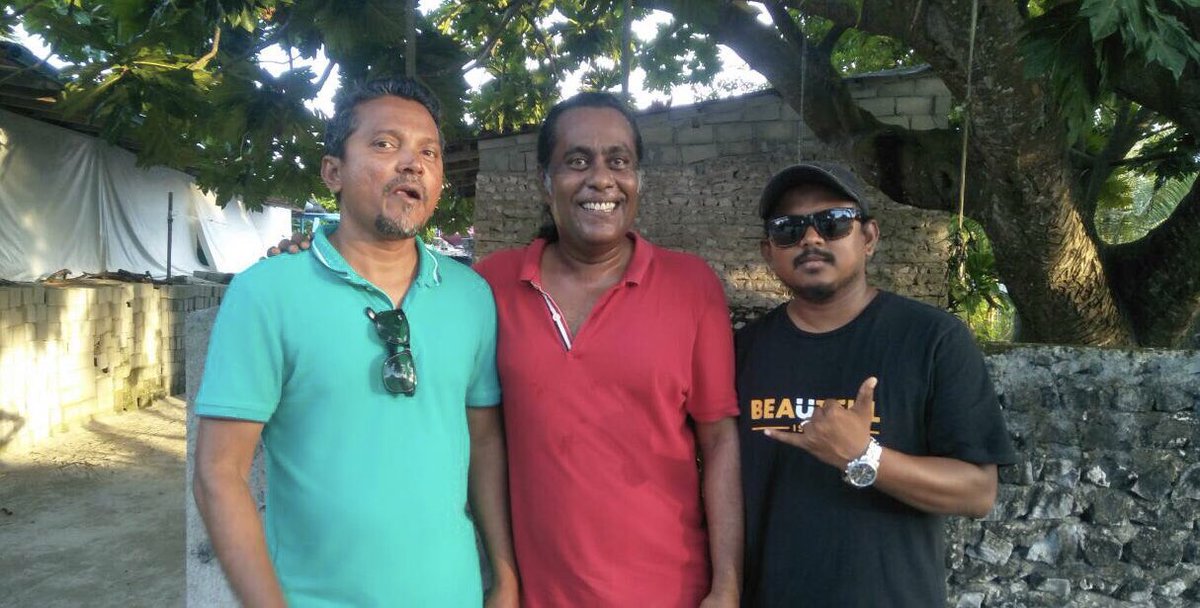 iAathu's tweet photo. Tha.Guraidhoo Dhaairaage D2D ge thereyn Gaadhifusheegai @AximAzim #JazeeraaRaajje #Azim2019 #ThilafathahMajilis #VoteForAzim 4✅ https://t.co/axJ3rgGxFj