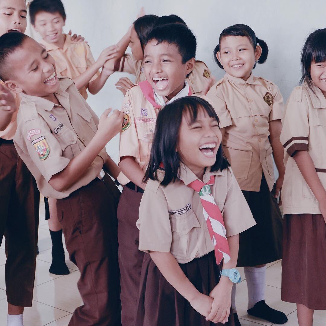 MO_JAKARTA's tweet photo. On 10 January 2019, we delivered 100 gifts to these joyful children through #PickAFan program.
.
Thank you to all guests and colleagues who participated in #PickAFan program. Our gratitude also extends to Yayasan Emmanuel for the support in the program.
#MandarinOrientalJakarta https://t.co/Zwzn3F18IR