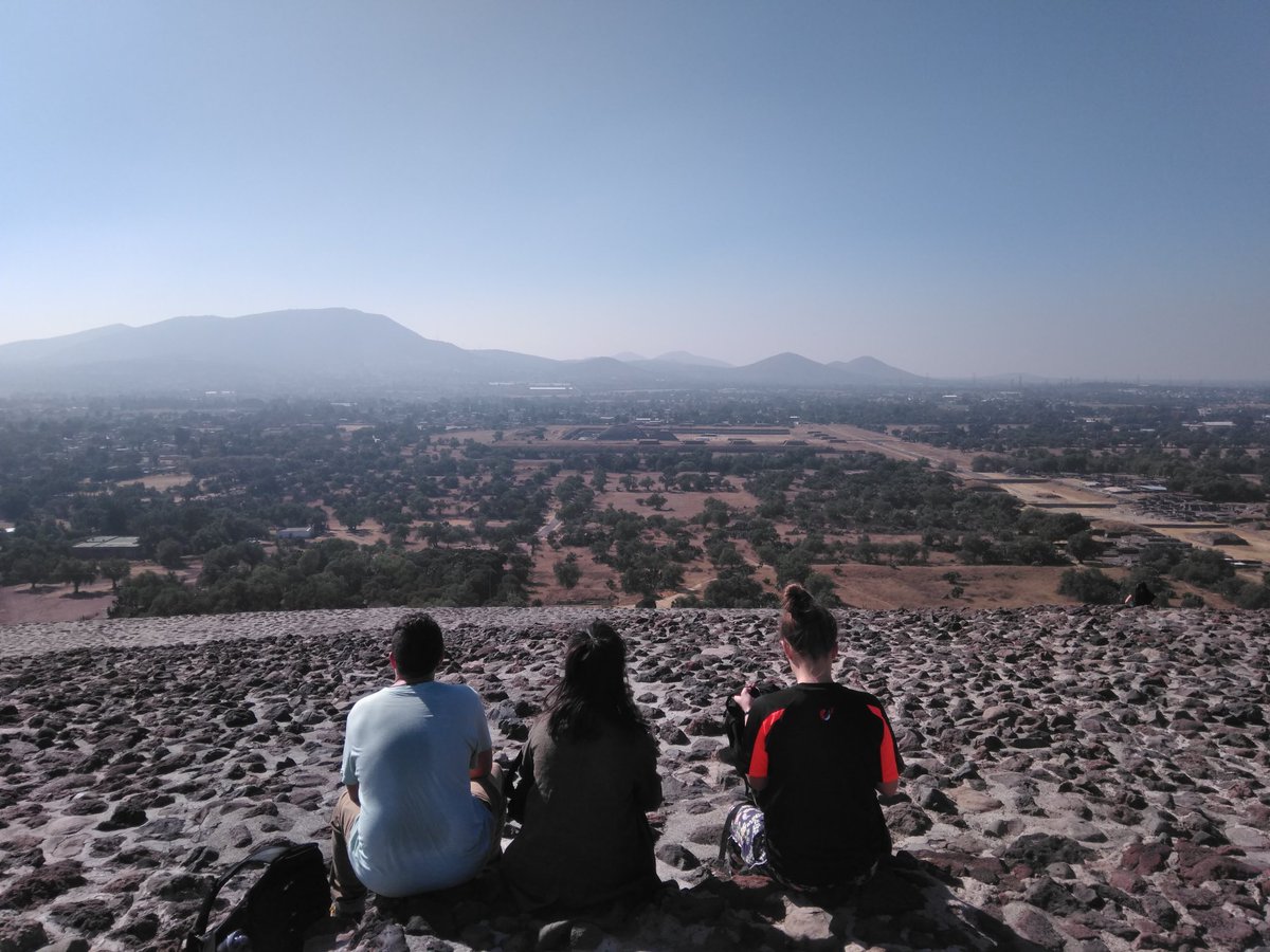 FrontierCAX's tweet photo. #Teotihuacán, what a wonderful site and what a steep climb to the top it was! I wonder why the dog made the climb to the top of the temple of the sun, maybe he just wanted to enjoy the view? #ruins #culture #history https://t.co/sIVi1QybDb