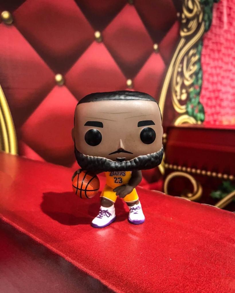 Foot Locker Canada on X: 👑 The King Returns. The Foot Locker EXCLUSIVE  Funko Pop #Lakers Lebron James is now available at House of Hoops &  arriving online soon 👀.  /