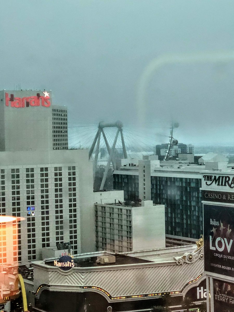 Few things are spookier than half a Ferris wheel. #vegasweather
