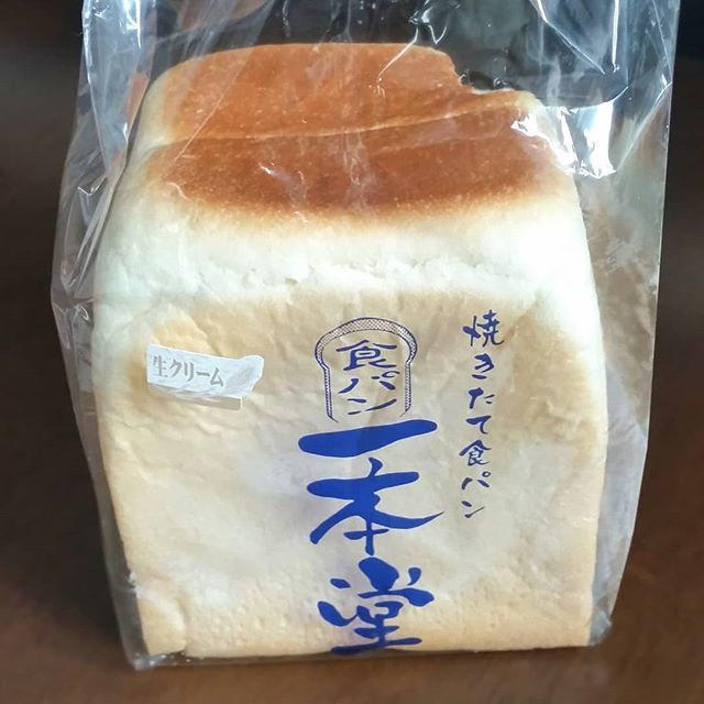 富山 食パン 一 本堂