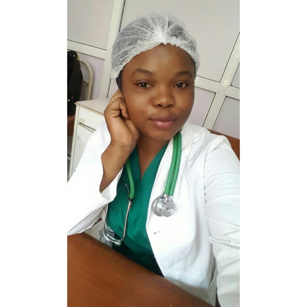 Pfff une garde très agitée                           😩 mes pieds tiennent plus.                      Le glucose aussi c’est quelque chose 👩🏼‍⚕️