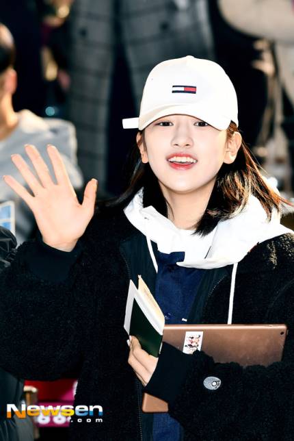 AnYujin_Intl's tweet photo. 190116 [PRESS] An Yujin at GMP airport heading to Japan
#ANYUJIN #안유진 #アンユジン #IZONE #아이즈원 https://t.co/EpC58tr357