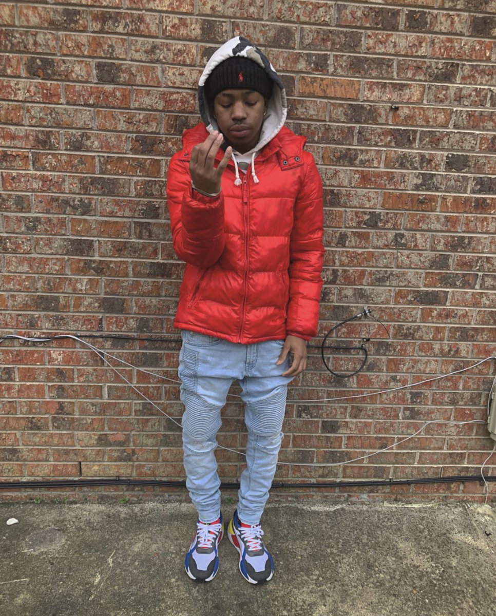 Iontwannatalk's tweet photo. Iont got no opps, Iont want no lil rivals https://t.co/0rfBMbf4uz