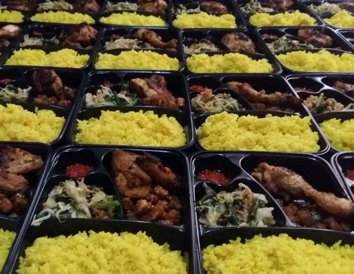 MostDeliciousID's tweet photo. nasi kuning
ayam bakar
urapan
tempe orek
sambal

only 22k https://t.co/rAKY7DVi6f