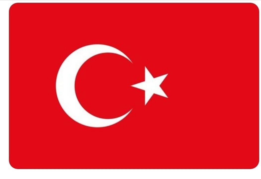 ÖVÜNMEK GİBİ OLSUN AMA DÜNYANIN EN GÜZEL BAYRAĞINA VE EN GÜZEL VATANINA SAHİBİZ.