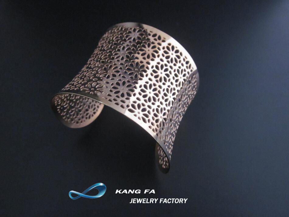 Bracelet jewelry
Welcome to purchasing & consulting
——
#首飾 #316l #飾品 #mensjewelry #menjewelry #rosegoldjewellery #SanValentino #jewelsnewcollection #eshop #accessories #luxury #luxuryaccessories #uae #uaebloggers #bestfriendgoals
#GirlJewelry #Ladiesjewelry #GirlBracelet