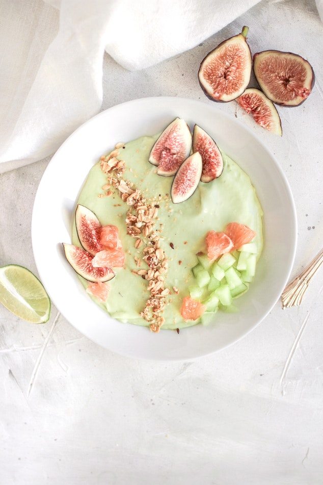 SMOOTHIE BOWL: THE BEST WAY TO START YOUR DAY
#aireandcai #smoothie #smoothiebowl #healthy #healthyliving #health #greensmoothie #greenmachine aireandcaiblog.wordpress.com/2019/01/16/smo…