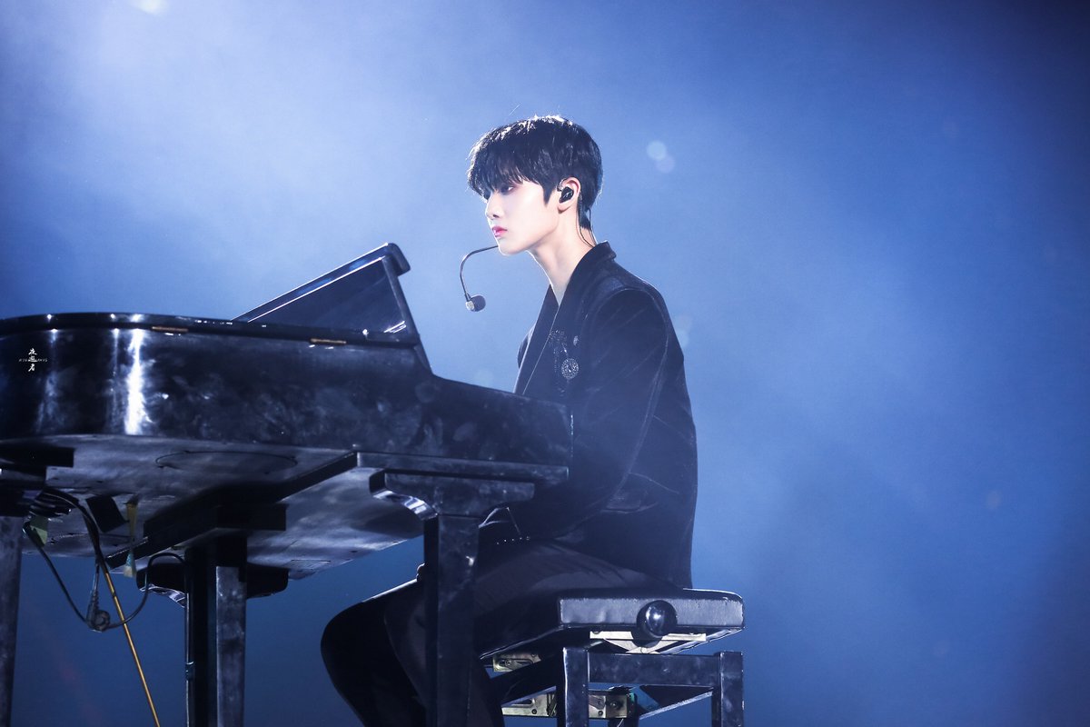 NH923510's tweet photo. #배진영 190115 | 🎹 https://t.co/RKHq33d7VY
