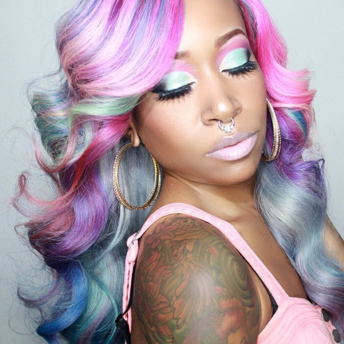 redlibra927's tweet photo. #sbtvirginhairinc #wigs #issawig #photo #photography #selfie #canon #rainbowhair #unicornhair #georgia #closeup #makeup #Photoshoots https://t.co/tfvxcgdyHf