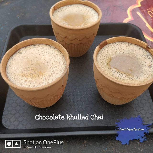 Khullad wali chai.
Chocolate and adrak flavor at lalghati chopati.
Good morning. Start your day with tea.
Follow us @swillslurpswallow
Follow us @swillslurpswallow
_________________________________________________
#chai #chailovers #tea #morningroutine #morningmotivati…