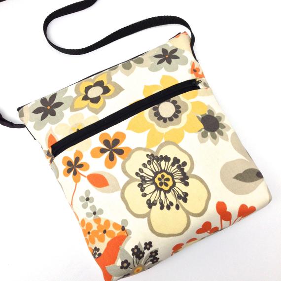 Cross Body Travel Messenger tinyurl.com/yc8eay3n via <a href="/EtsySocial/">EtsySocial</a> #etsymntt  #emnttm  #case #sleevecover