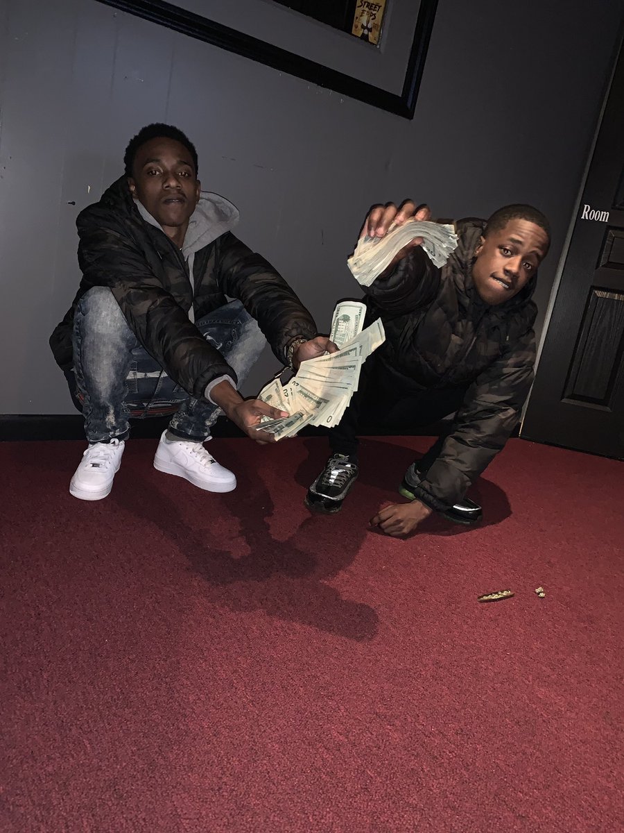 freeshawn_'s tweet photo. Get ah bag!💰💦 https://t.co/RvuM4mFO6y