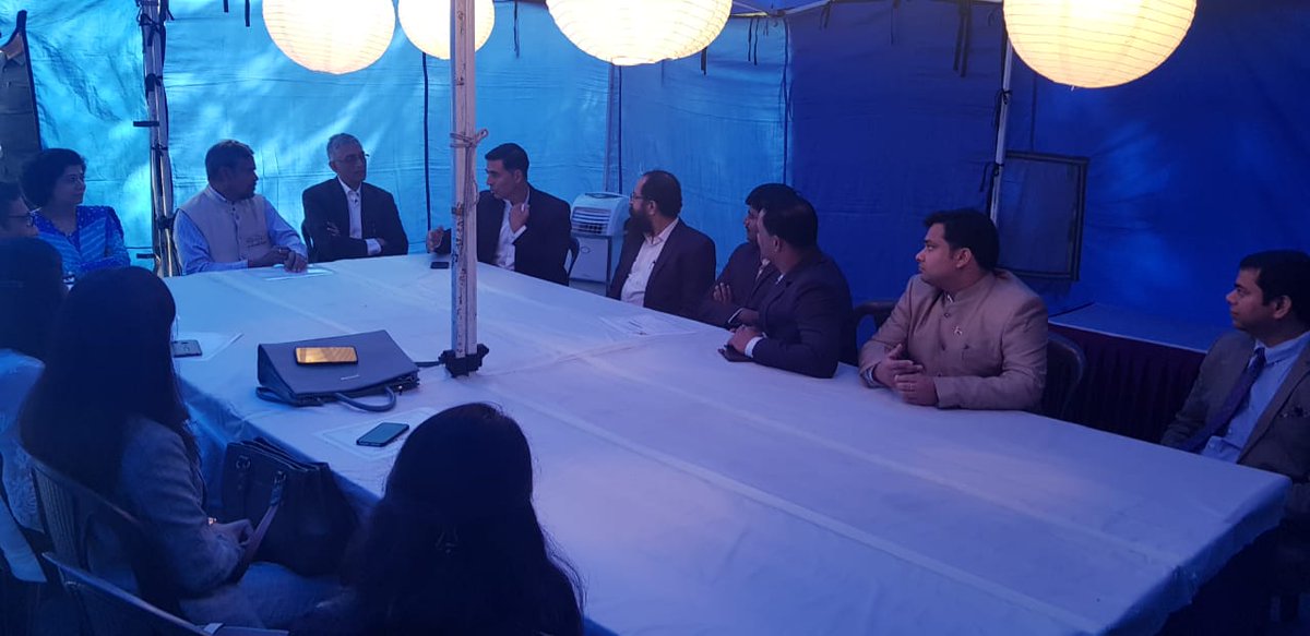swachhbharat's tweet photo. The winners of the #WorldToiletDay contest under the #SwachhBharat Mission (Grameen) met Mr. @akshaykumar in #Mumbai today. The district collectors present in the occasion highlighted the ground level work that is happening across the country under this #JanAndolan. https://t.co/qfJA6yY1nM