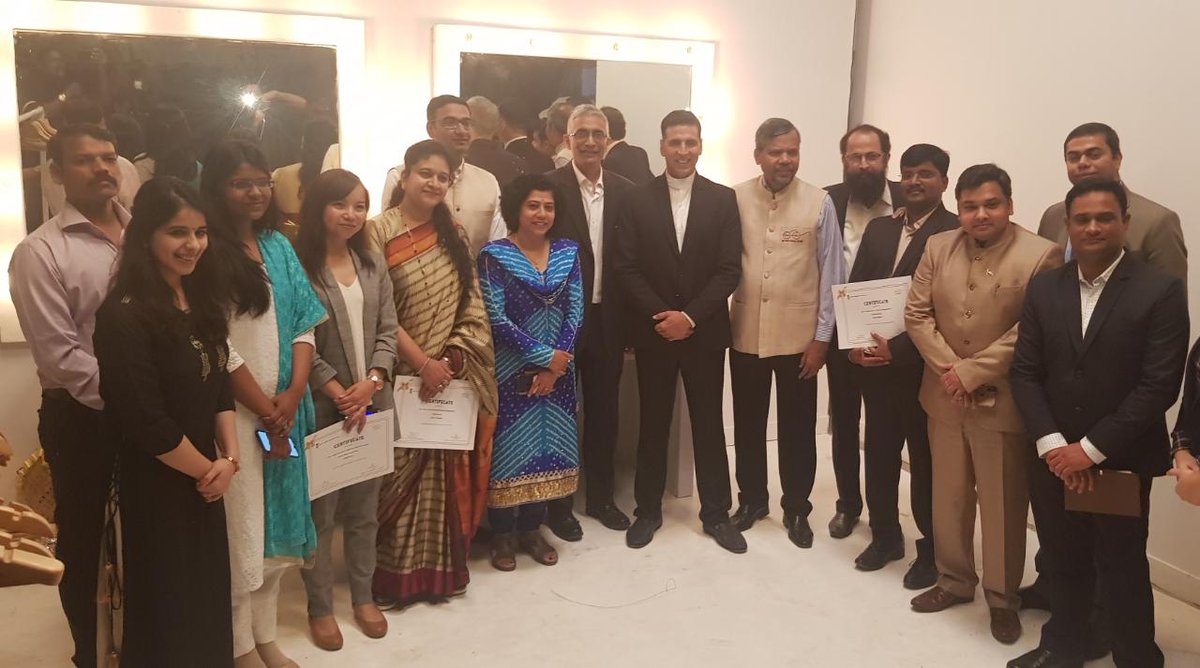 swachhbharat's tweet photo. MDWS Secretary, Shri @paramiyer_ had an insightful discussion with Mr. @akshaykumar on the ways to end the stigma associated with safe #sanitation, by generating awareness through mass media. Here is a glimpse of the same. https://t.co/eUDvFkNmP2