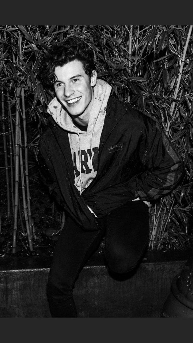 RoadTri56932026's tweet photo. The best things in the world are roadtrip and Shawn mendes.
@ShawnMendes @RoadTrlpTV #love #faverit #thebestthingsintheworld https://t.co/CmMreBHB3Q