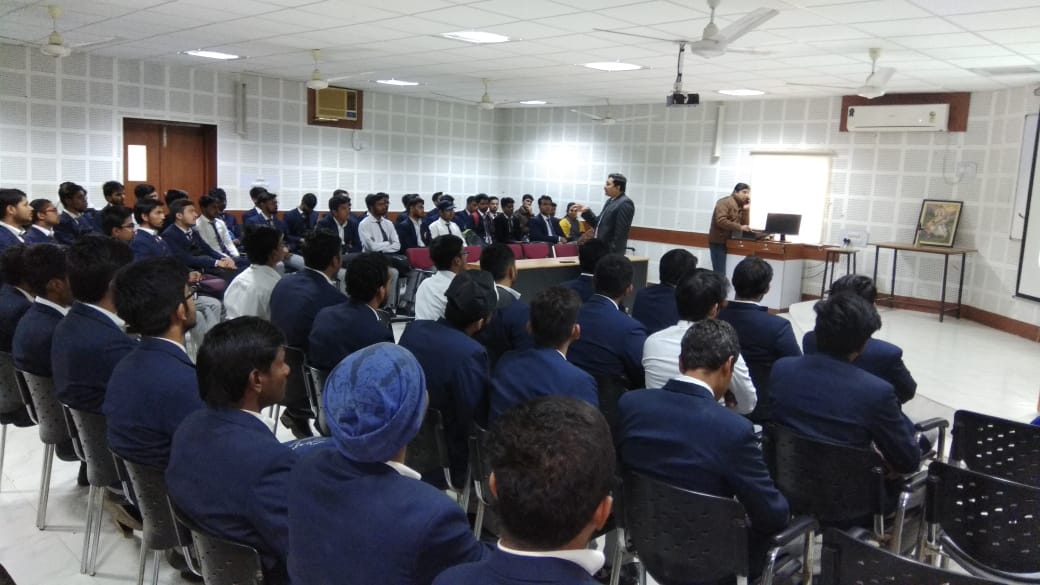 oistbpl's tweet photo. #OrientalCollege #Inhouse_Expert #session at #OIST https://t.co/0VIJtRnbxz