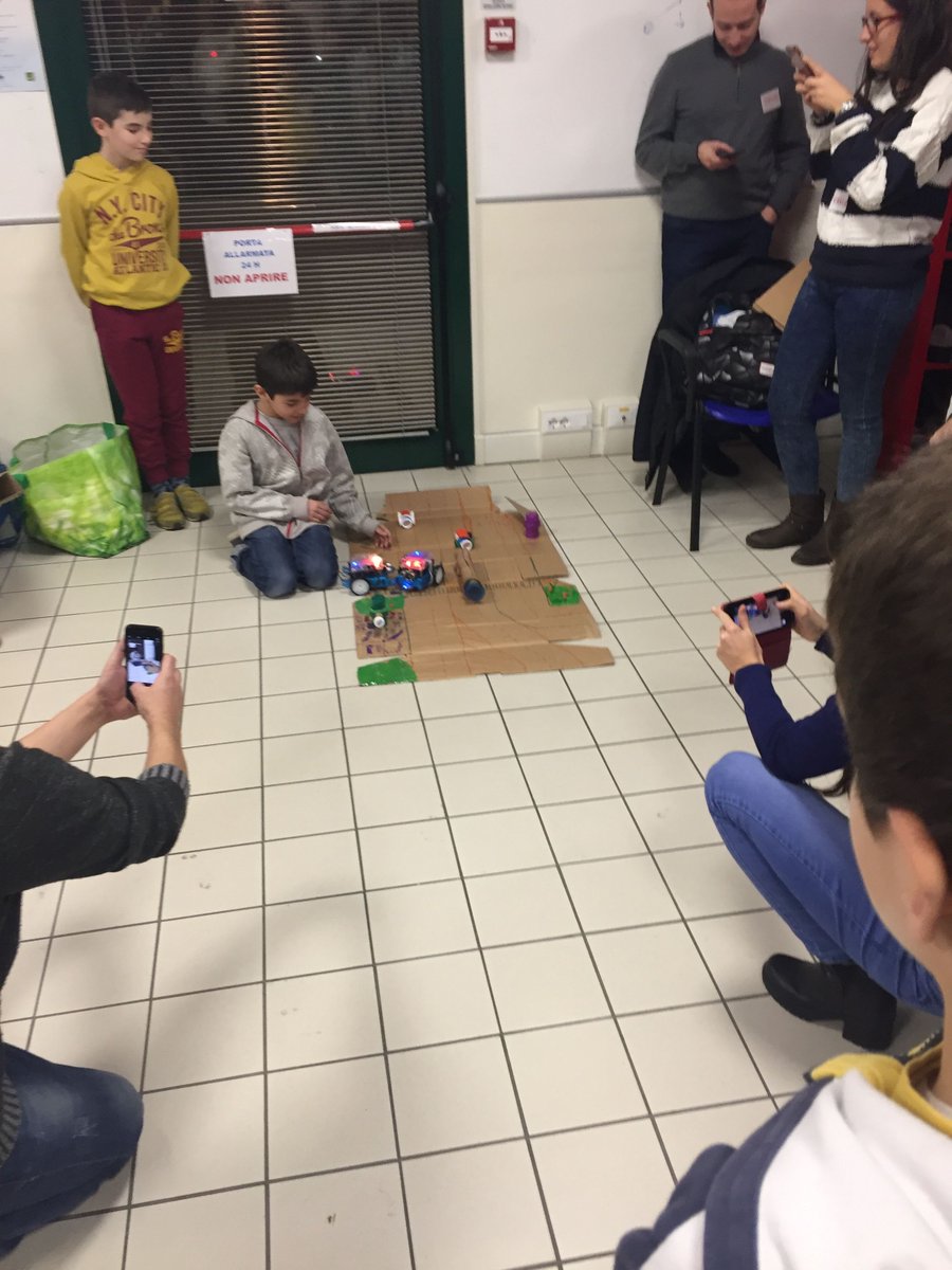 coderdojopd's tweet image. e ora ... vediamo le presentazioni
#CoderDojoPD #TalentLAB