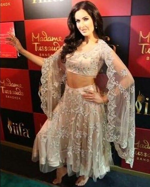 Akshit999944444's tweet image. Queen #KatrinaKaif gets her 4th statue at Madame Tussauds Bangkok
(After Delhi ,London and New York)

MOST EVER FOR ANY BOLLYWOOD ACTRESS
👏👏

@Rahulrautwrites @HimeshMankad @upalakbr999 @sidkannan @girishjohar @atulmohanhere @mid_day @htshowbiz @htTweets @TusharrJoshi @TimesNow