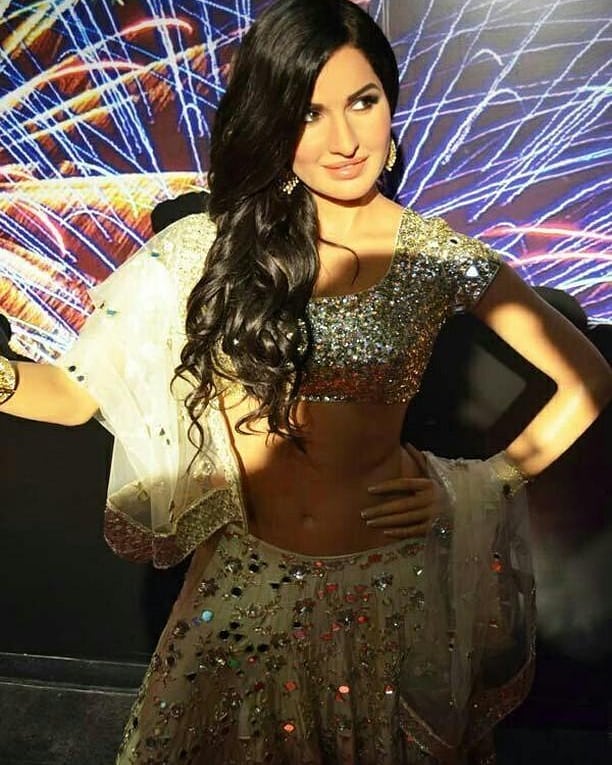 Akshit999944444's tweet image. Queen #KatrinaKaif gets her 4th statue at Madame Tussauds Bangkok
(After Delhi ,London and New York)

MOST EVER FOR ANY BOLLYWOOD ACTRESS
👏👏

@Rahulrautwrites @HimeshMankad @upalakbr999 @sidkannan @girishjohar @atulmohanhere @mid_day @htshowbiz @htTweets @TusharrJoshi @TimesNow