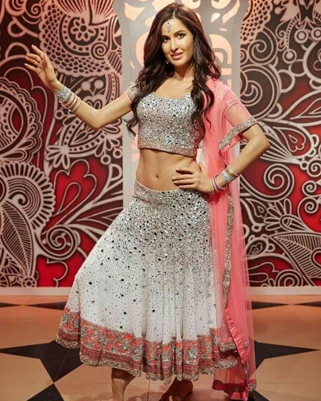 Akshit999944444's tweet image. Queen #KatrinaKaif gets her 4th statue at Madame Tussauds Bangkok
(After Delhi ,London and New York)

MOST EVER FOR ANY BOLLYWOOD ACTRESS
👏👏

@Rahulrautwrites @HimeshMankad @upalakbr999 @sidkannan @girishjohar @atulmohanhere @mid_day @htshowbiz @htTweets @TusharrJoshi @TimesNow