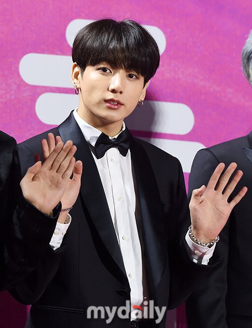 bts2013_2018's tweet photo. We want @BTS_twt to rest alot..at least for a month..the thing is kookie needs medicine as well..not only tired..its been 2months that he is sick..and @BigHitEnt is just taking this so easy
#BTSgetYourAssesToBedAndRest 
#GetwellsoonJungkook 
#WakeupBigHit 
#BTS 
#방탄소년단 https://t.co/kgCpUflqiq