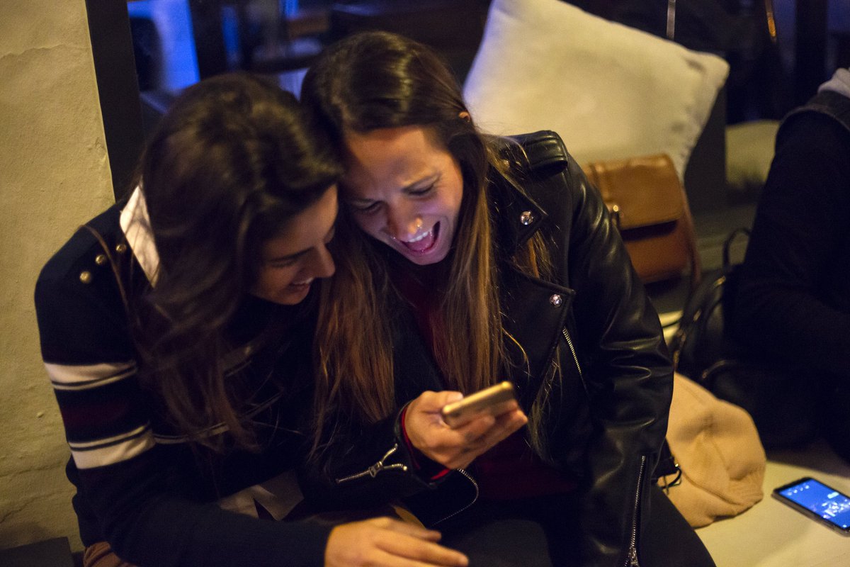 MimoDrinks's tweet photo. Encuentra tus ratitos de felicidad en MIMO 😊
Y para ayudaros... Os recordamos que tenemos #HappyHour de 17:00 a 20:00h.🍸 y 3x2 en #shishas de 18:00 a 22:00h.👏 #felizmiércoles 

#MIMO
#Marbella
#MIMOMarbella
#Marbs
#cocktails
#MarbsLife
#promos
#life 
#miércoles 
#happiness https://t.co/TUB5LsRKoj