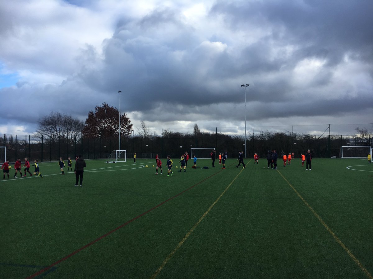 UoGSport's tweet image. A big welcome to @CTFCofficial today as they host the boys primary school festival, all supported by our student football activators 👌🏻 With a total of 7 teams competing for the number one spot...Good luck to all🏆 #FAUniversityGrassrootsHubs #CTFC #StudentWorkforce