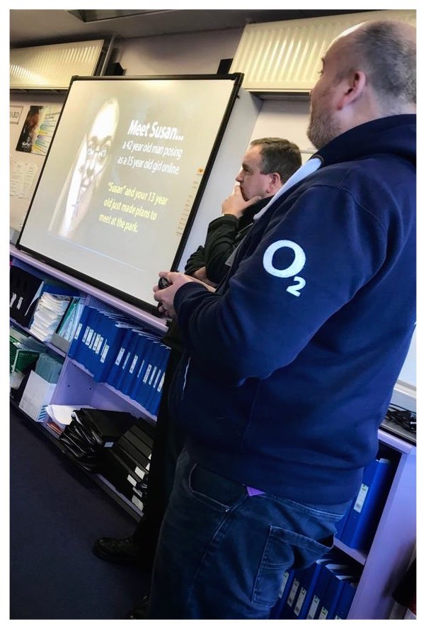 GuruMagherafelt's tweet image. Another awesome Internet Safety event today with the PSNI at Sperrin Integrated College #O2 #Guru #O2Guru #MyO2 #PSNI #Magherafelt #MeadowLaneShoppingCentre #MMDCommunications #GuruInTheCommunity