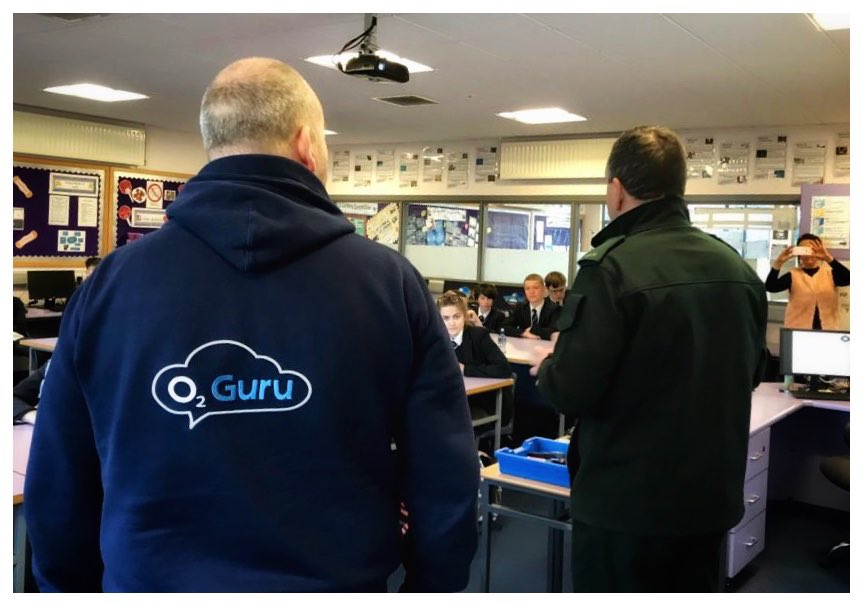 GuruMagherafelt's tweet image. Another awesome Internet Safety event today with the PSNI at Sperrin Integrated College #O2 #Guru #O2Guru #MyO2 #PSNI #Magherafelt #MeadowLaneShoppingCentre #MMDCommunications #GuruInTheCommunity
