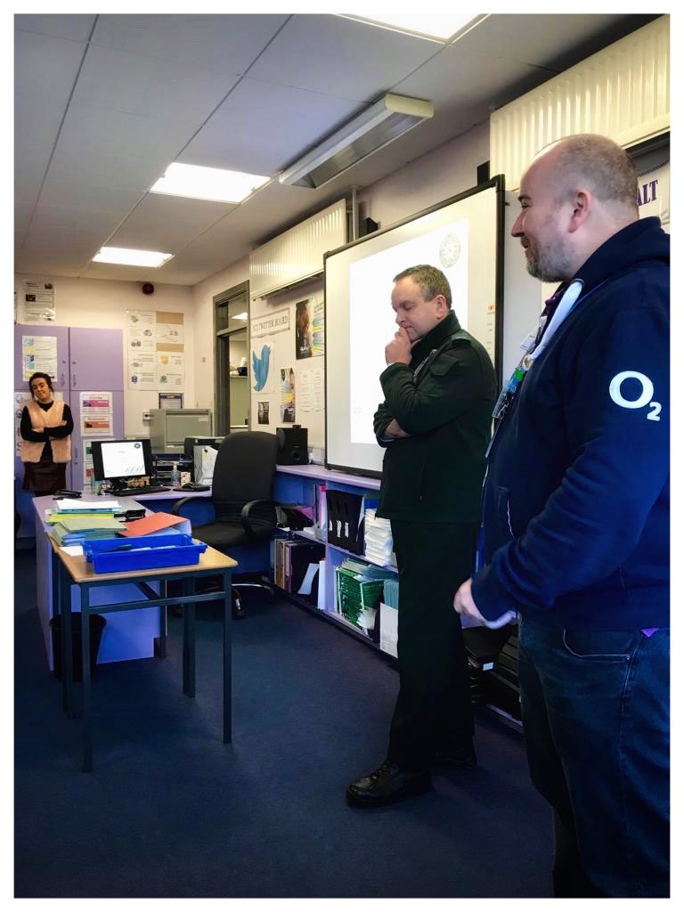 GuruMagherafelt's tweet image. Another awesome Internet Safety event today with the PSNI at Sperrin Integrated College #O2 #Guru #O2Guru #MyO2 #PSNI #Magherafelt #MeadowLaneShoppingCentre #MMDCommunications #GuruInTheCommunity